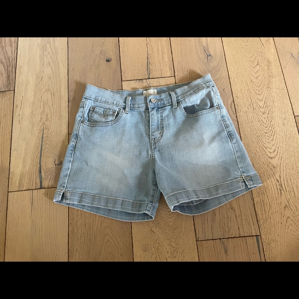 Levi’s 515 denim shorts, size 4